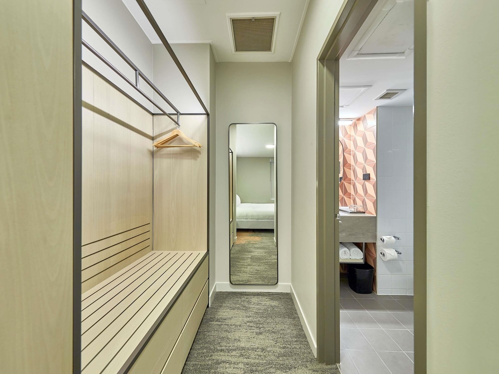 Suite Premium 1 Cama King del hotel Ibis Perth. Foto 7