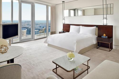 Suite Junior - Acceso exclusivo a la piscina infinita y al salón del club en la planta 54. del hotel Address Sky View. Foto 1