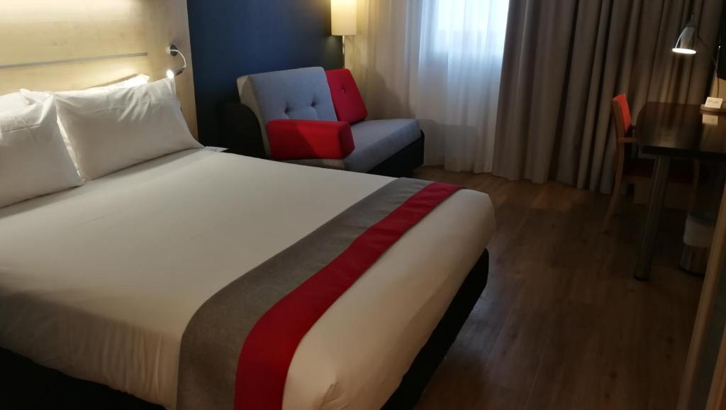 Habitación doble Sofá Cama incluido del hotel Holiday Inn Express Malaga Airport, An Ihg
