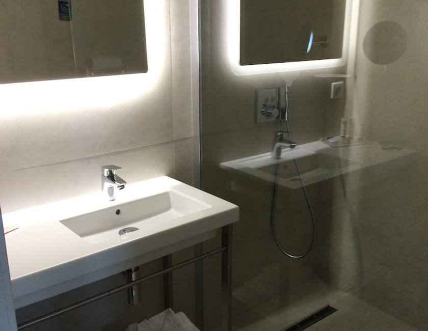 Habitación clásica con 2 camas individuales, 2 camas individuales del hotel Mercure and Spa Bastia Biguglia. Foto 1