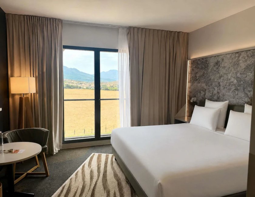 Privilege, Habitación Premium, 1 cama doble del hotel Mercure and Spa Bastia Biguglia. Foto 1