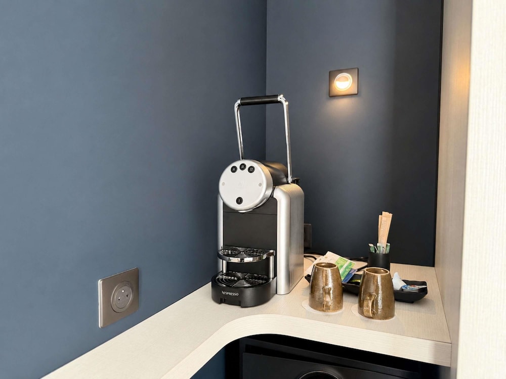 Habitación superior con balcón del hotel Mercure and Spa Bastia Biguglia