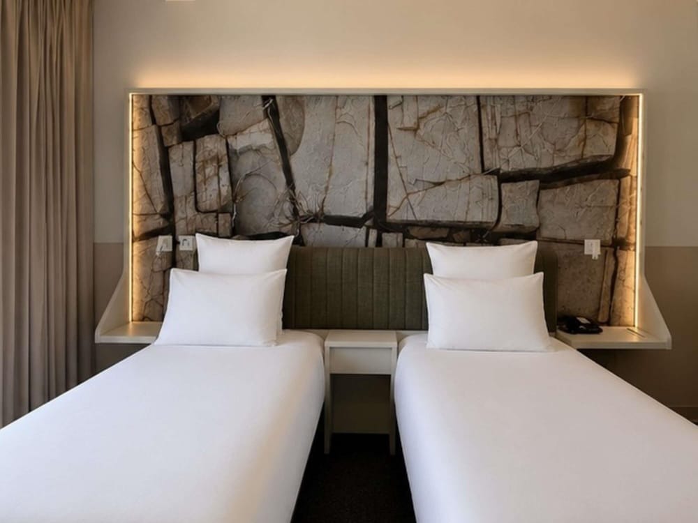 Habitación Clásica con camas individuales del hotel Mercure and Spa Bastia Biguglia. Foto 5