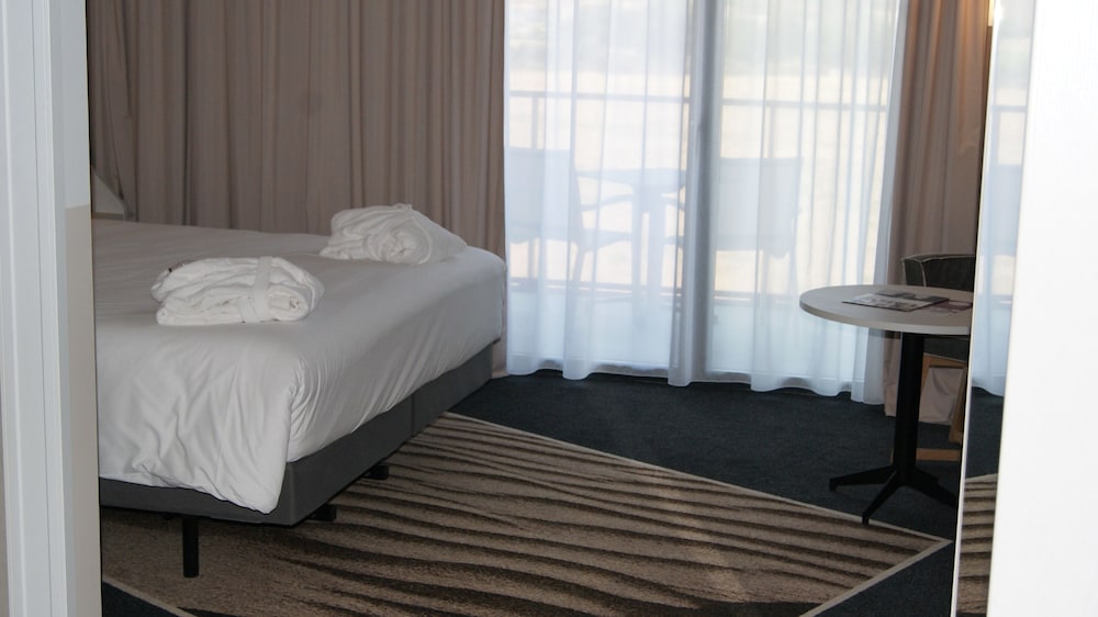 Habitación Privilege con cama doble del hotel Mercure and Spa Bastia Biguglia