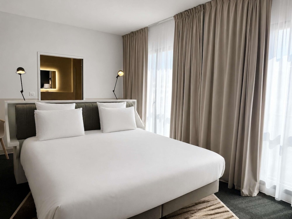 Habitación Privilege con cama doble del hotel Mercure and Spa Bastia Biguglia. Foto 4
