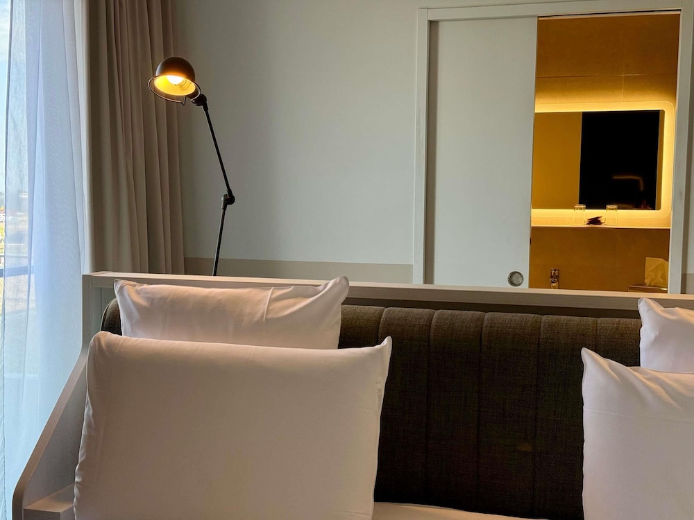 Habitación Privilege con cama doble del hotel Mercure and Spa Bastia Biguglia. Foto 7