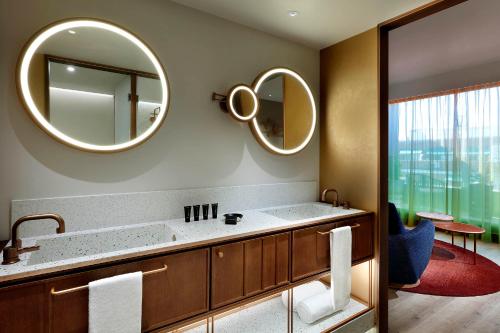 Suite Gold con terraza del hotel Hard Rock Madrid. Foto 1