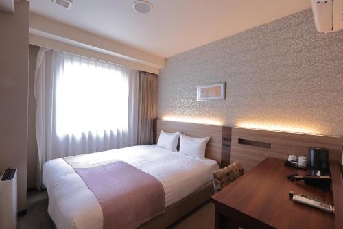 Habitación Doble Estándar del hotel Shinsaibashi Grand Osaka. Foto 12