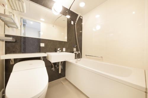 Habitación Esquinera con 2 camas individuales - No Fumadores del hotel Richmond Premier Asakusa International. Foto 4