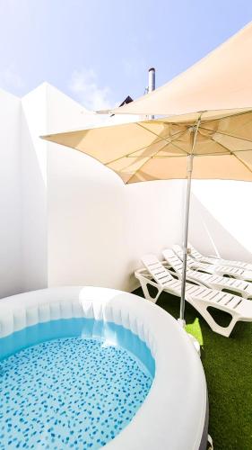 Suite Cápsula con terraza del hotel Atypicap Capsule. Foto 5