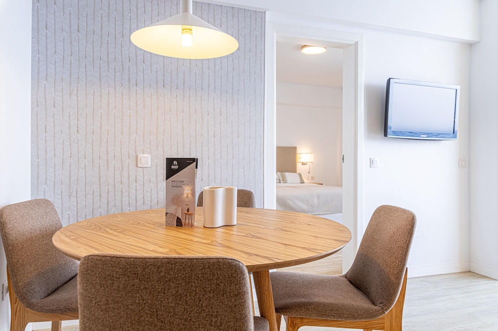 Apartamento Vista Mar Balcón o Terraza Con Cocina 1 habitación Sofá Cama incluido 2 Camas individuales del hotel Atlantic Holiday Hotel. Foto 4