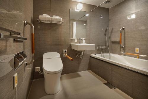 Habitación adaptada para personas de movilidad reducida del hotel Amanek Kanazawa. Foto 4