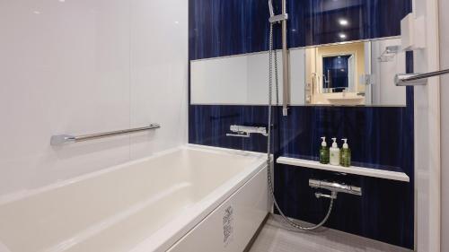 Habitación Triple Premium del hotel Gracery Osaka Namba. Foto 16