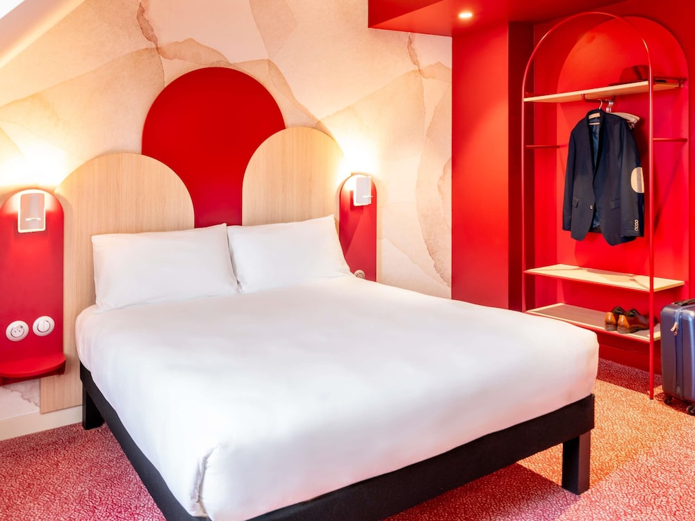 Habitación Comfort: 1 cama queen size y 1 cama litera del hotel Ibis Styles Strasbourg Centre République