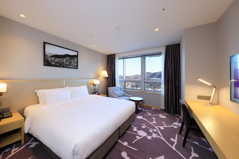 Habitación Deluxe, 1 cama de matrimonio grande, vistas a la ciudad (Avani) del hotel Avani Central Busan. Foto 3