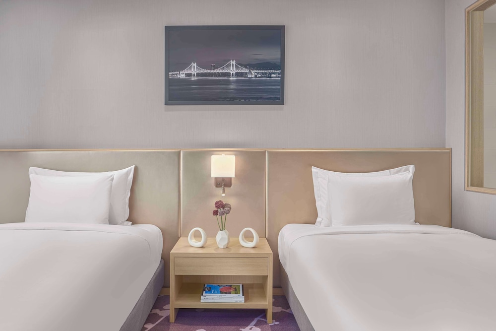 Habitación Deluxe con 2 camas individuales, vistas a la ciudad (Avani) del hotel Avani Central Busan. Foto 1
