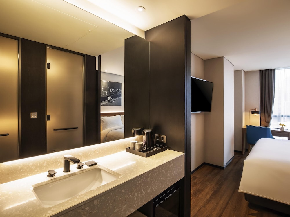 Habitación estándar, 1 cama king del hotel Mercure Ambassador Seoul Hongdae. Foto 2