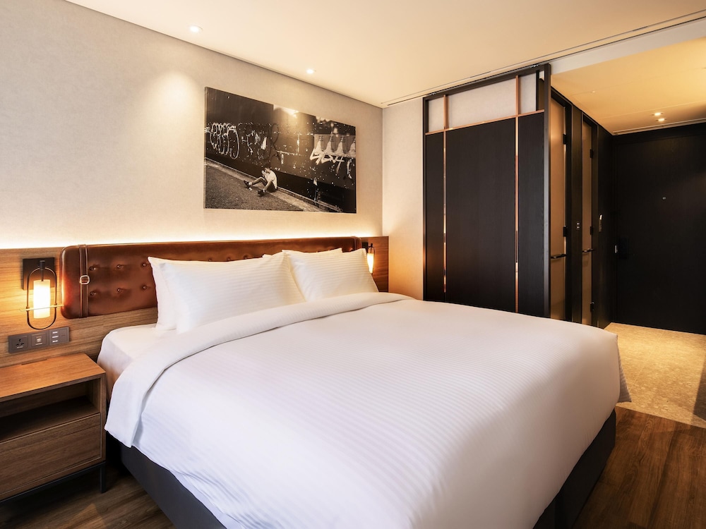 Habitación estándar, 1 cama king del hotel Mercure Ambassador Seoul Hongdae. Foto 4