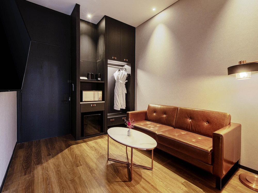 Suite Junior, 2 camas Queen con terraza de baño al aire libre del hotel Mercure Ambassador Seoul Hongdae. Foto 1