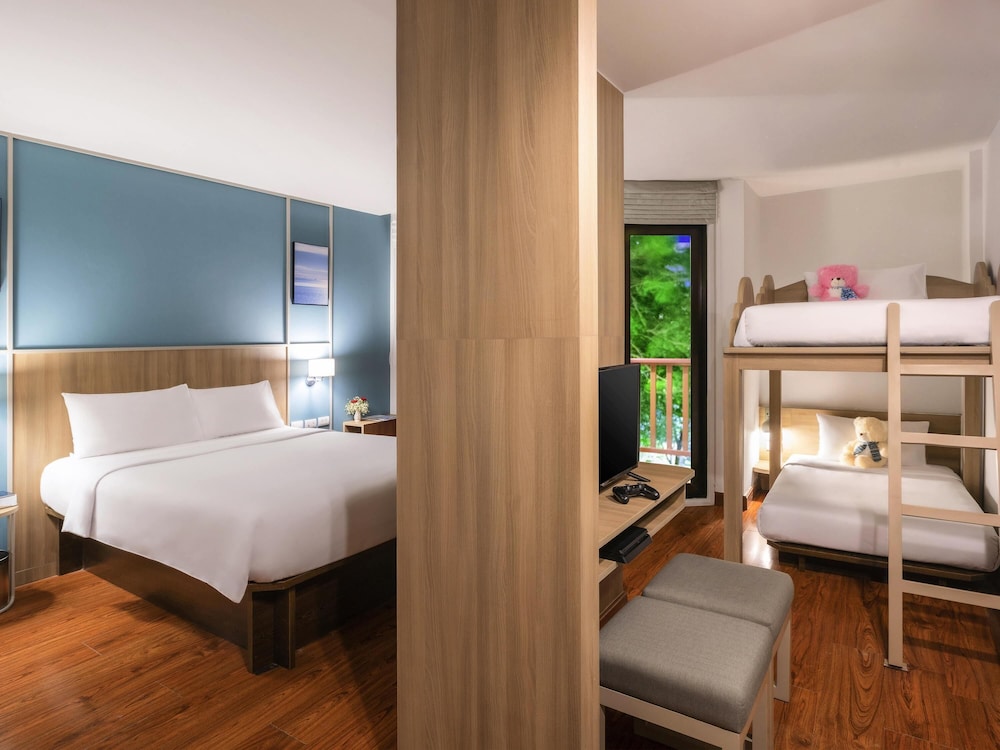 Habitación Familiar, 1 Cama Doble y 1 Cama de Dos Pisos del hotel Ibis Phuket Patong - Sha Extra Plus
