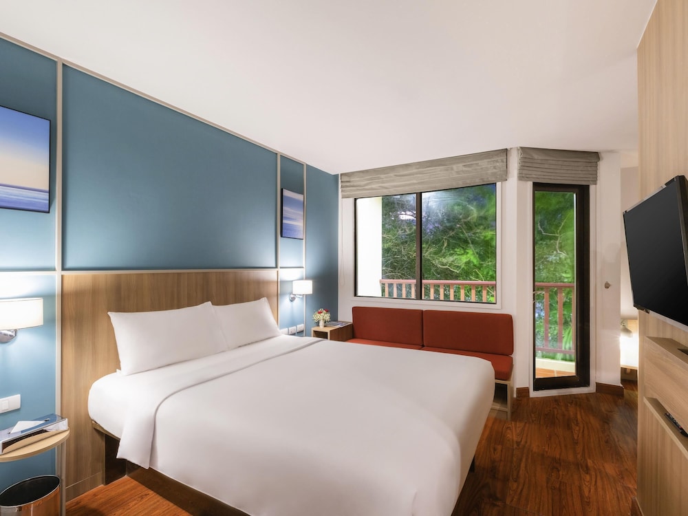 Habitación Familiar, 1 Cama Doble y 1 Cama de Dos Pisos del hotel Ibis Phuket Patong - Sha Extra Plus. Foto 3