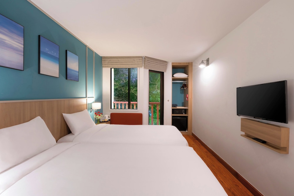 Habitación superior, 2 camas individuales del hotel Ibis Phuket Patong - Sha Extra Plus. Foto 5