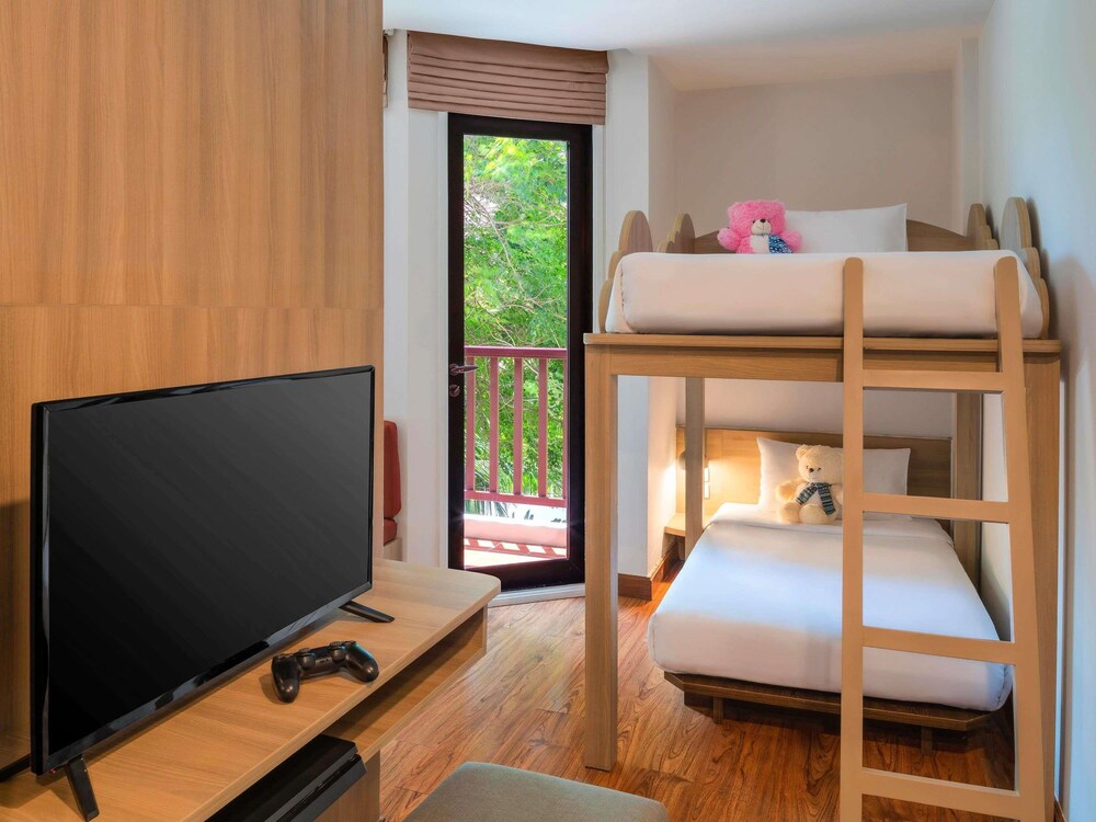 Habitación Familiar, 1 Cama Doble y 1 Cama de Dos Pisos del hotel Ibis Phuket Patong - Sha Extra Plus. Foto 4