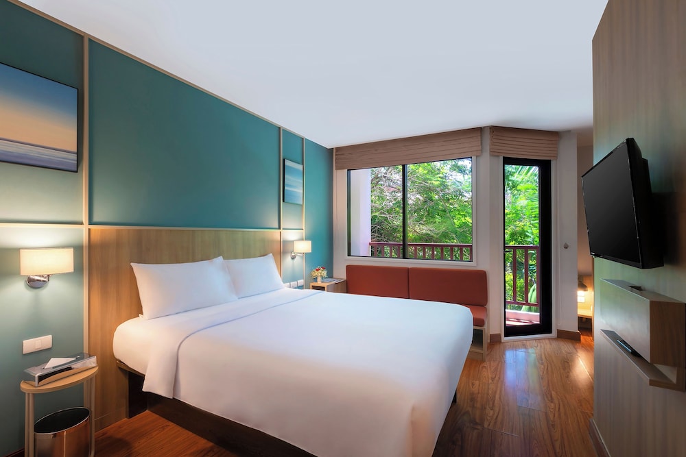 Habitación Familiar, 1 Cama Doble y 1 Cama de Dos Pisos del hotel Ibis Phuket Patong - Sha Extra Plus. Foto 5