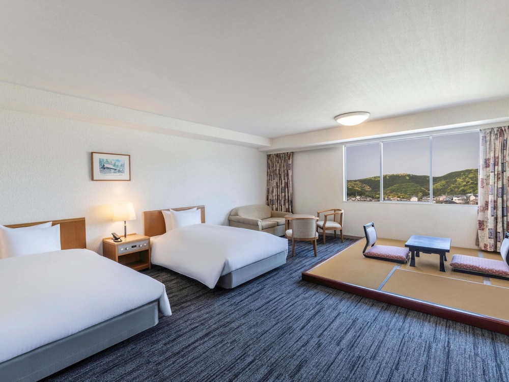 Habitación Clásica Twin Comfort, estilo japonés - occidental, vistas a la montaña del hotel Mercure Wakayama Kushimoto Resort and Spa. Foto 6