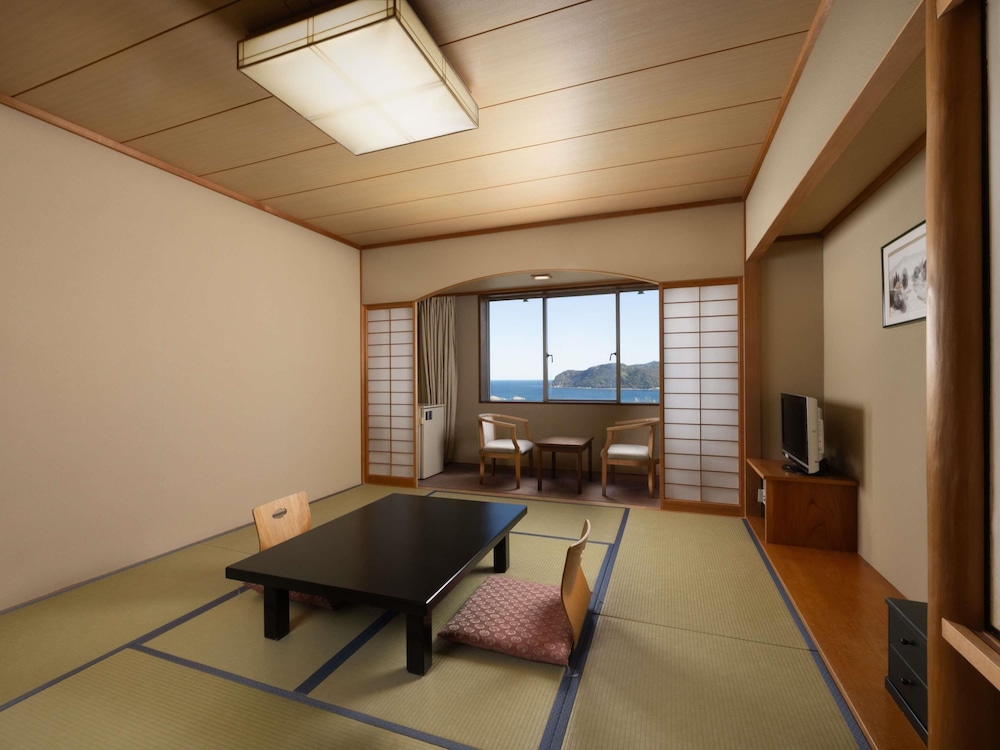 Habitación Clásica, estilo japonés, 4 futones del hotel Mercure Wakayama Kushimoto Resort and Spa