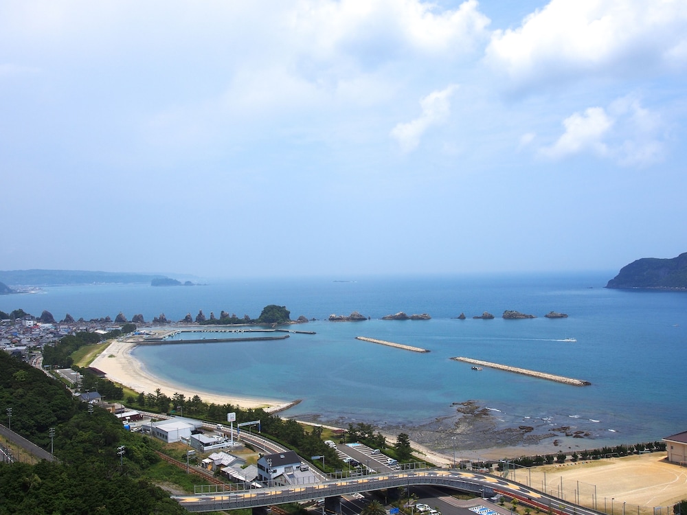 Habitación Clásica Esquina con 2 camas individuales, vistas al océano del hotel Mercure Wakayama Kushimoto Resort and Spa. Foto 10