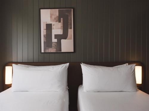 Habitación Doble Estándar del hotel The Honest Budapest by chic&basic. Foto 7