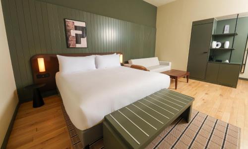 Habitación Doble Superior del hotel The Honest Budapest by chic&basic