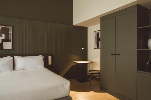 Habitación Doble Superior del hotel The Honest Budapest by chic&basic. Foto 1