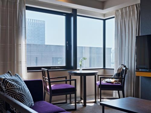 Suite Junior con 2 camas individuales del hotel Mitsui Garden Hotel Kyobashi. Foto 5