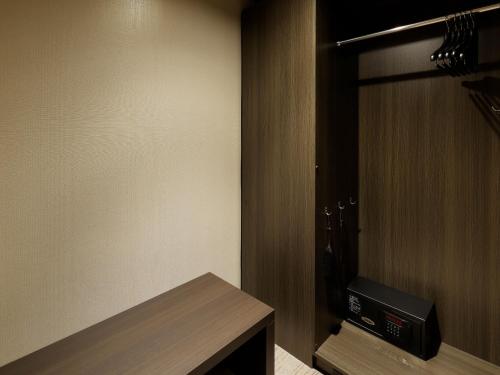 Suite Junior con 2 camas individuales del hotel Mitsui Garden Hotel Kyobashi. Foto 6