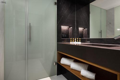 Habitación Doble Deluxe - 1 o 2 camas del hotel Eurostars Aliados. Foto 5
