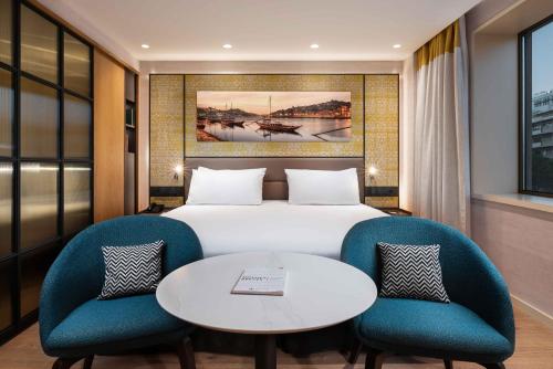 Habitación Doble Deluxe con acceso al spa y vistas a la avenida Dos Aliados del hotel Eurostars Aliados. Foto 10