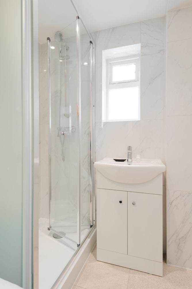 Habitación básica doble del hotel Rove London Paddington. Foto 5