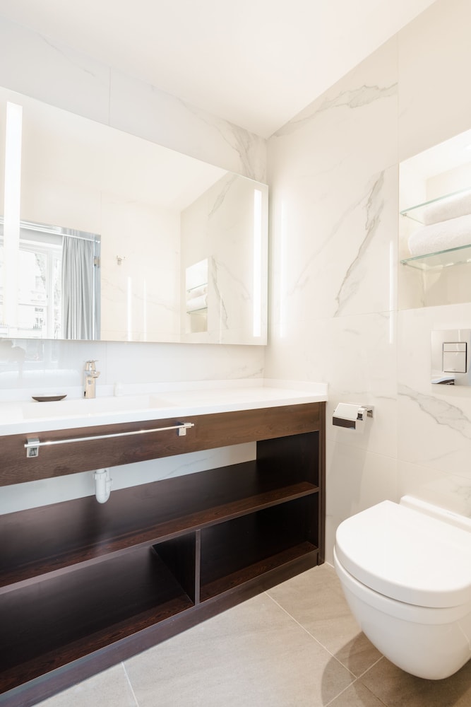 Habitación Deluxe doble, 1 cama de matrimonio grande del hotel Rove London Paddington. Foto 7
