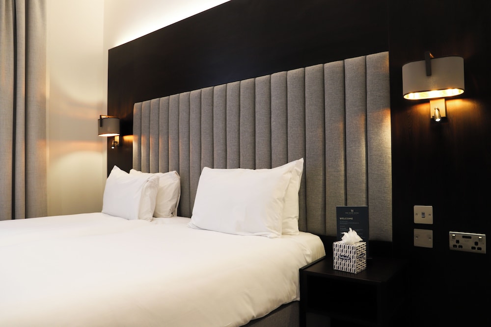 Habitación estándar doble, 1 cama de matrimonio grande del hotel Rove London Paddington. Foto 5