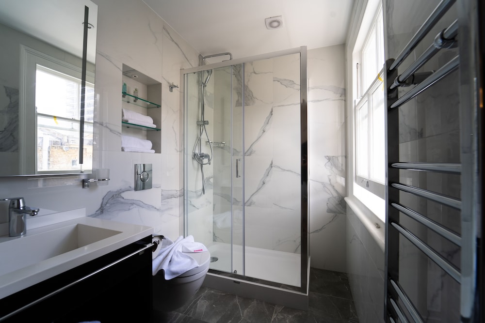 Habitación familiar, varias camas del hotel Rove London Paddington. Foto 4