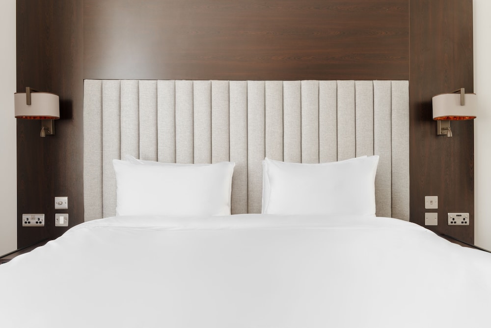 Habitación estándar con 1 cama doble o 2 individuales del hotel Rove London Paddington. Foto 5