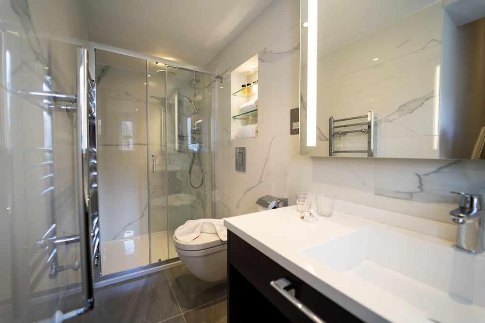 Habitación estándar con 1 cama doble o 2 individuales del hotel Rove London Paddington. Foto 9