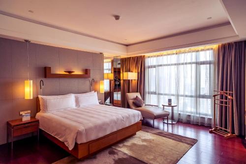 Suite Ejecutiva del hotel Swissotel Grand Shanghai. Foto 6