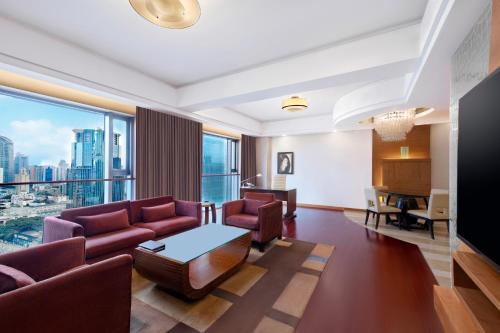 Suite Ejecutiva del hotel Swissotel Grand Shanghai. Foto 10