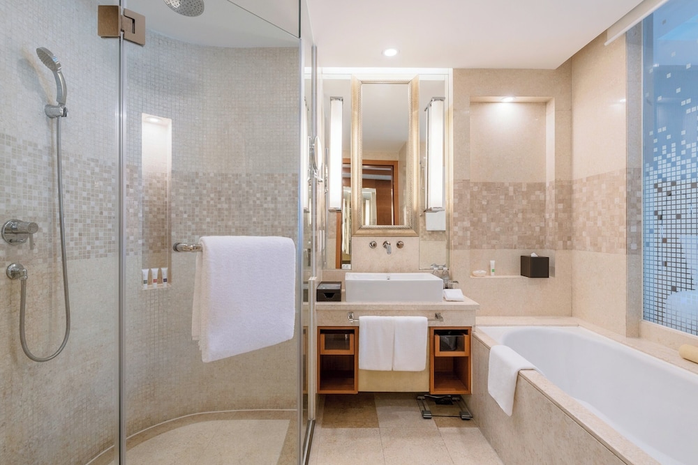 Habitación doble 1 Cama king Vista ciudad Premier 2 Camas individuales del hotel Swissotel Grand Shanghai. Foto 3
