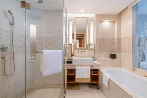 Habitación Matrimonial Premier del hotel Swissotel Grand Shanghai