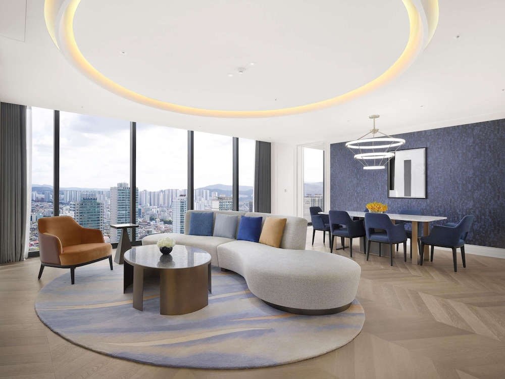 Suite Opera con Acceso Club Millésime, 1 Cama King Size, Vista al Lago del hotel Sofitel Ambassador Seoul and Serviced Residences. Foto 9