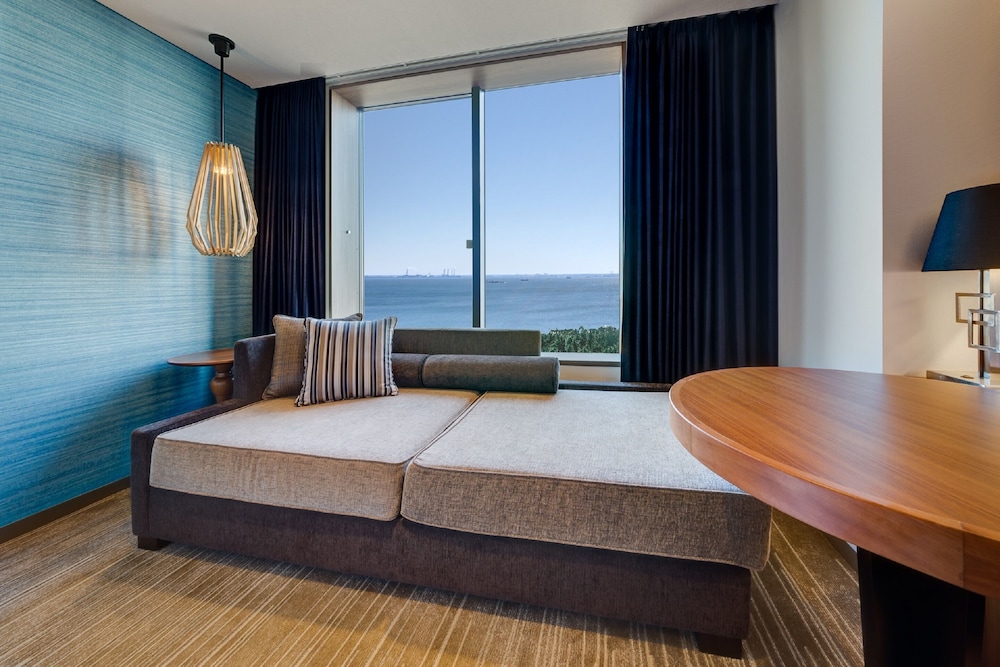 Habitación Deluxe, vistas al mar (2 Twin Bed) del hotel Hyatt Regency Tokyo Bay. Foto 1